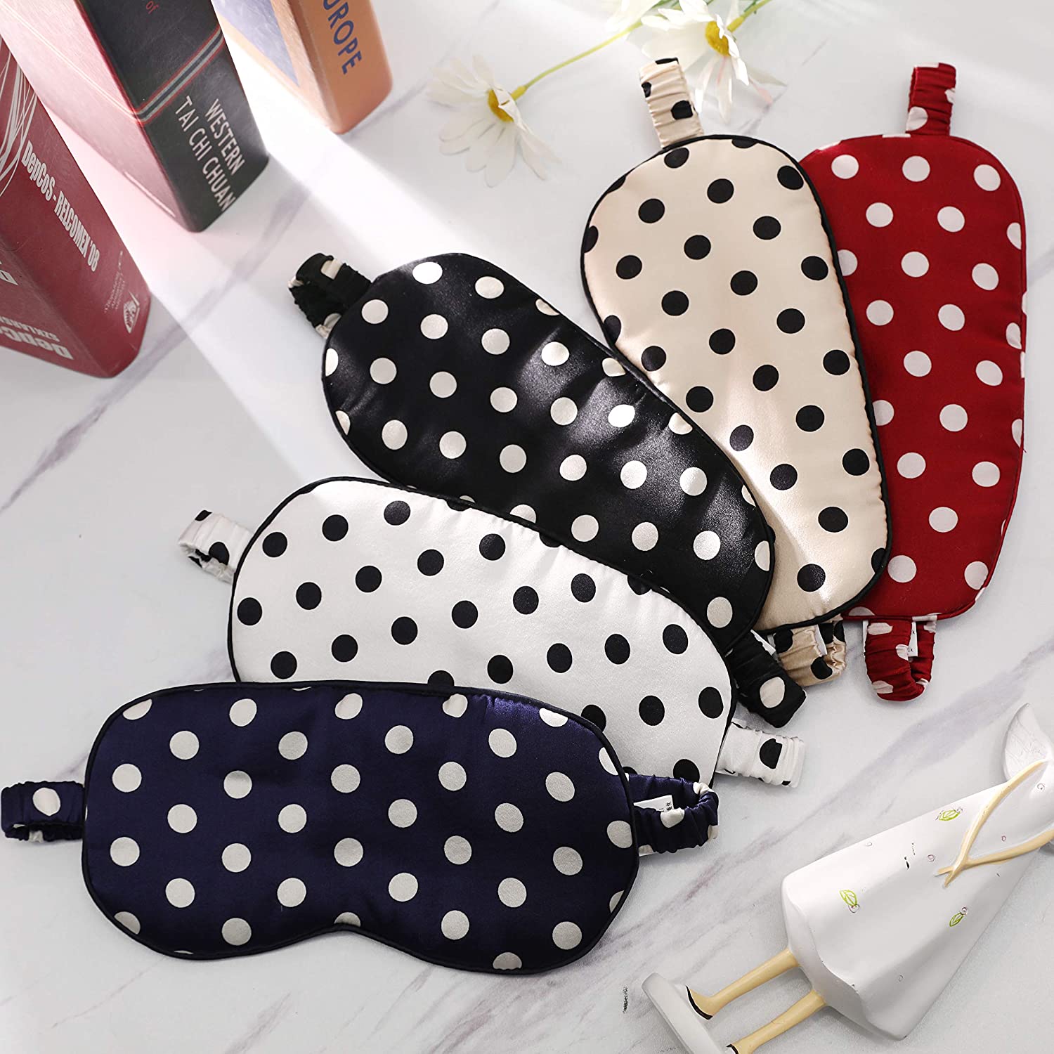 100% Mulberry Silk Sleep Eye Mask Blindfold with Adjustable Strap, Soft Silk Eye Cover for Women Men