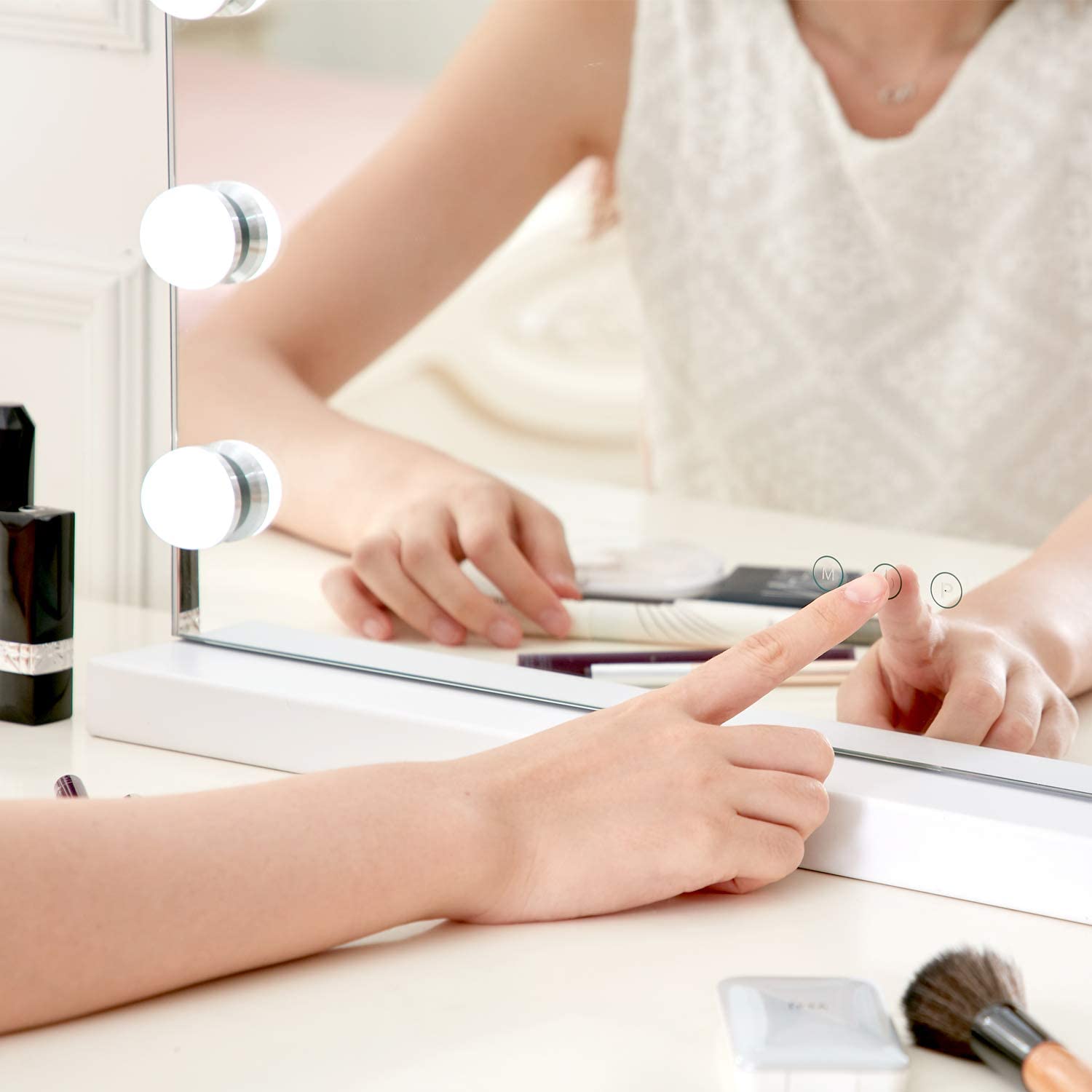 TEVISE Makeup Vanity Mirror with Lights, Touch Control Light-up Beauty Musthaves Smart Cosmetic Tabl