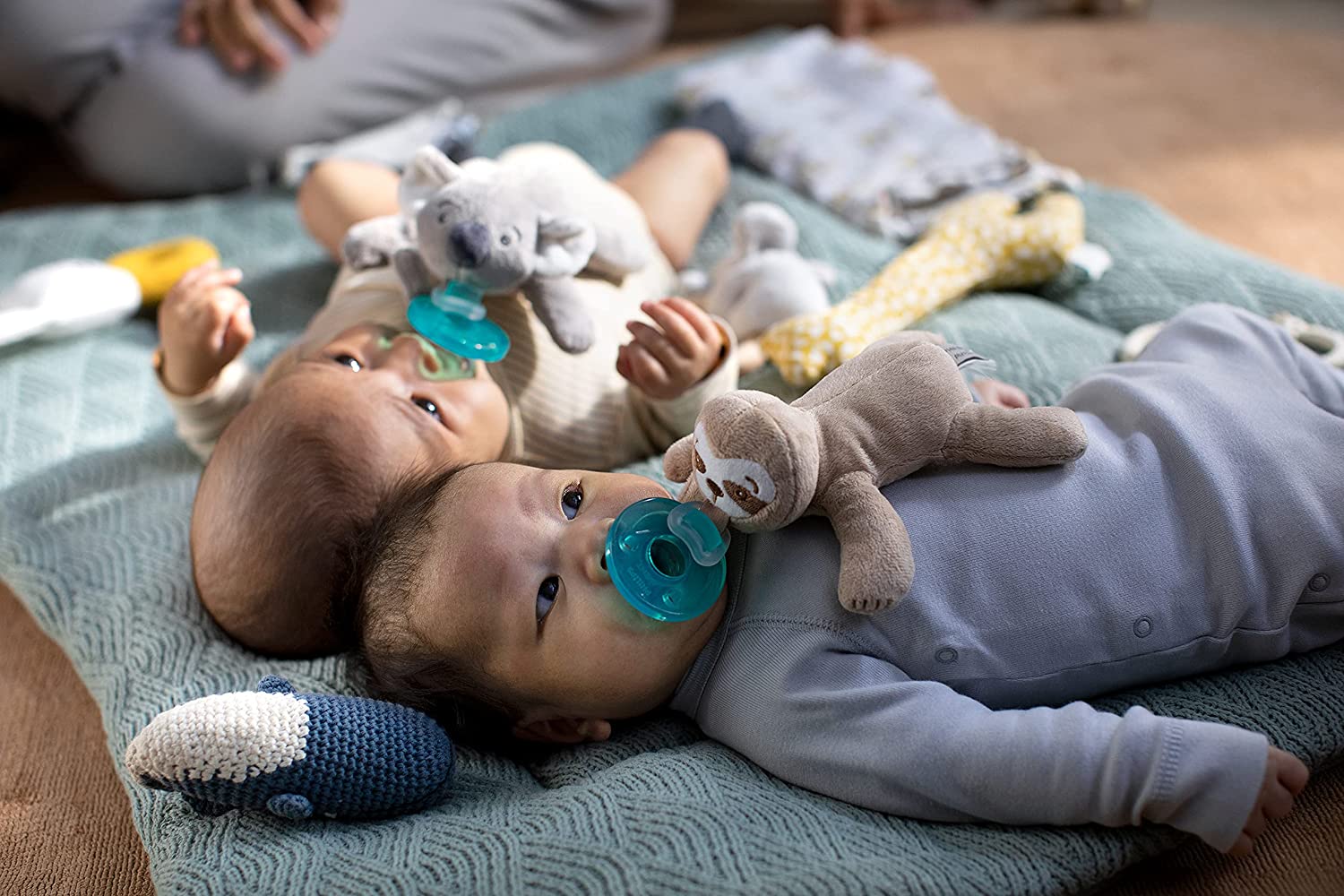 Philips AVENT Soothie Snuggle Pacifier Holder with Detachable Pacifier, Koala, 0m+, SCF347/06