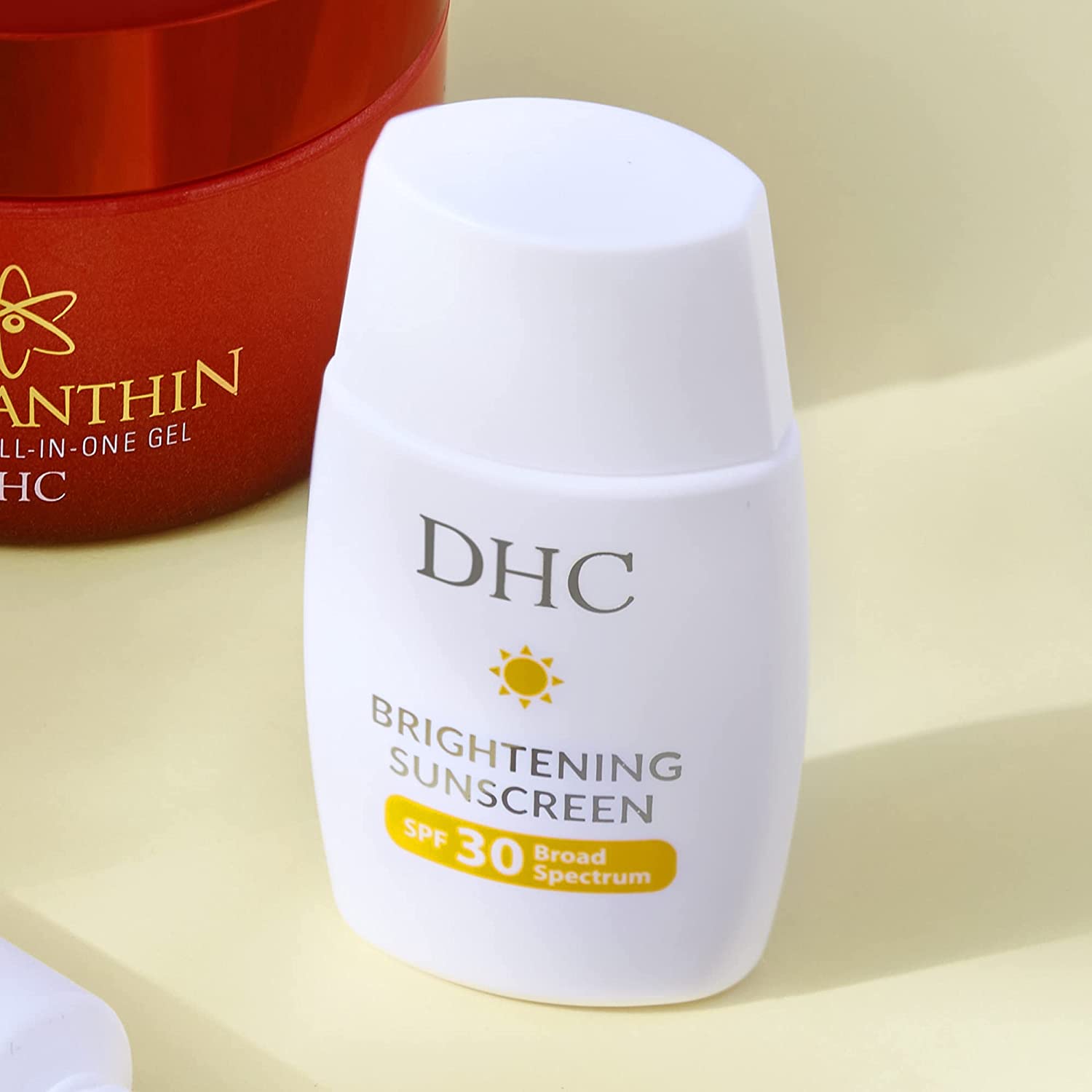 DHC Brightening Sunscreen SPF 30 Broad Spectrum, Mineral-Based, Brightening, Premature aging, Fragra