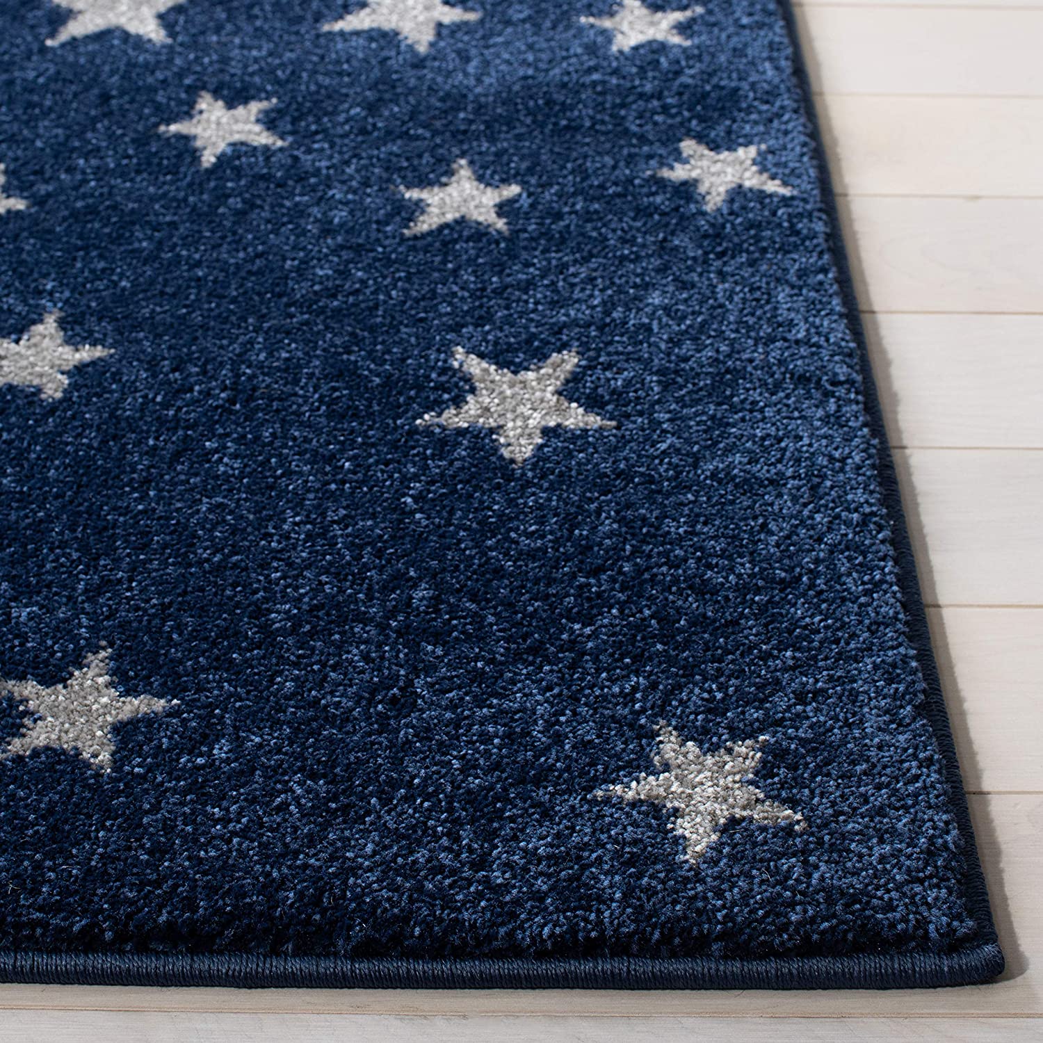 Safavieh Carousel Kids Collection CRK135N Moon and Stars Non-Shedding Stain Resistant Nursery Playro