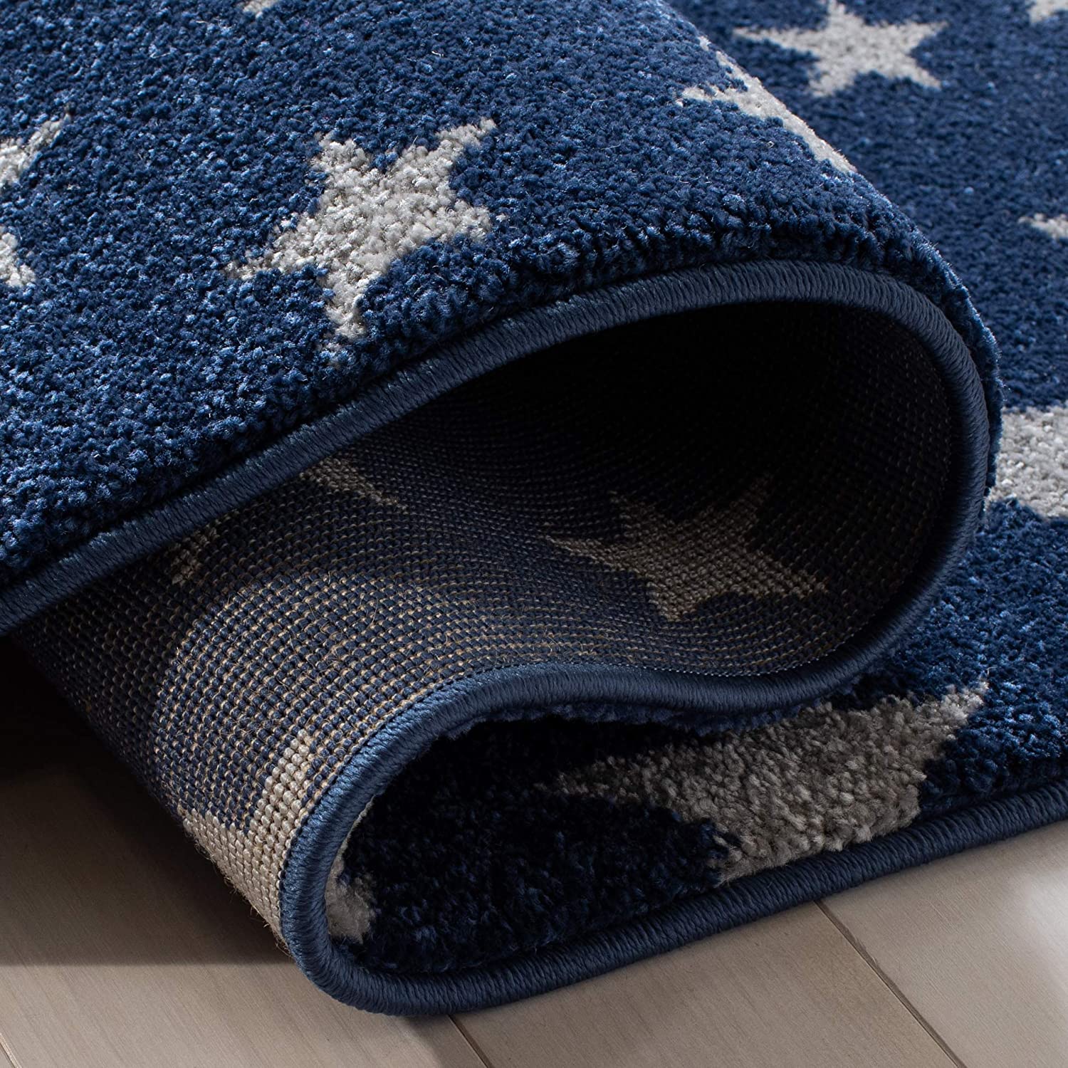 Safavieh Carousel Kids Collection CRK135N Moon and Stars Non-Shedding Stain Resistant Nursery Playro