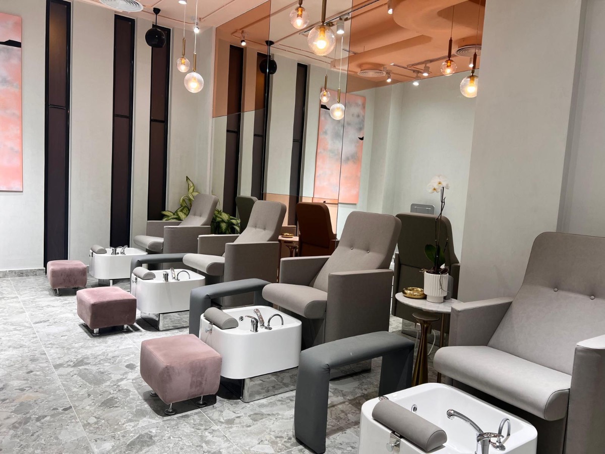 10% off on Blowdry Service offer at Diva Beauty Salon
