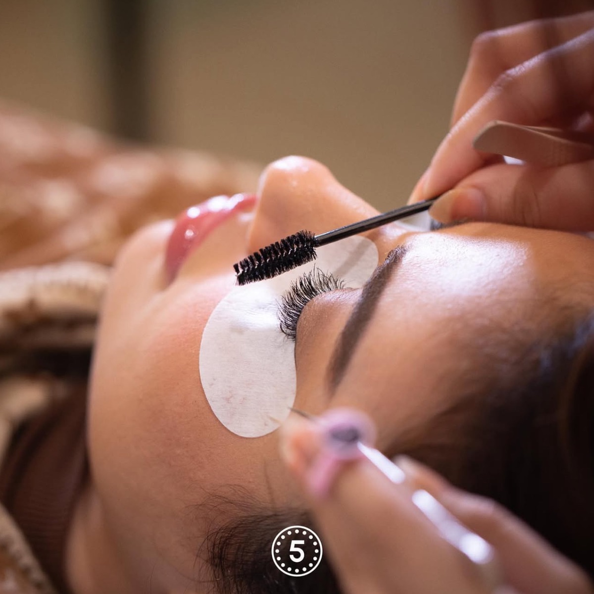 خصم ٢٥٪ offer at صالون الخمسة النسائي